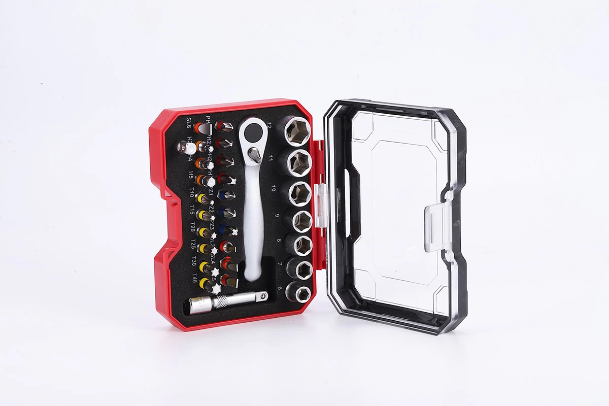 Набор из 30 бит с трещоткой и отверткой