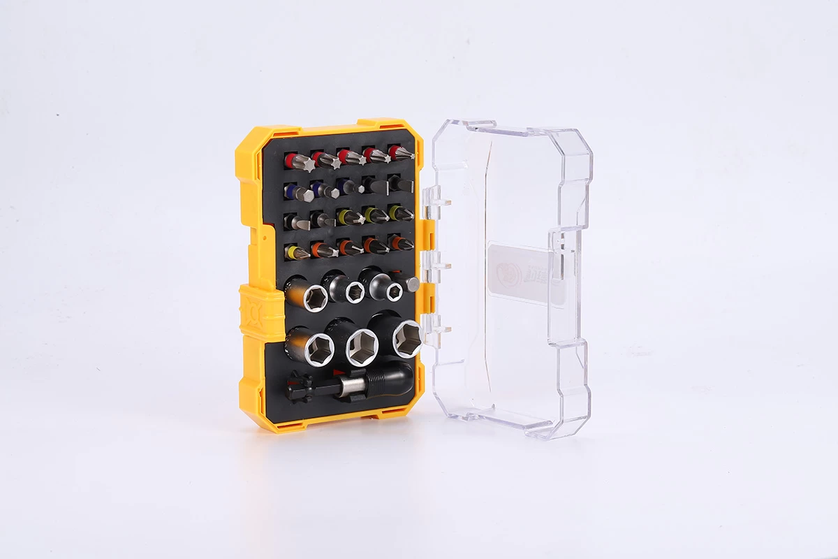 Набор из 28 торцевых головок и отверток