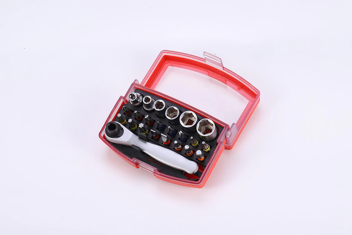 Набор из 24 торцевых головок и бит с трещоткой