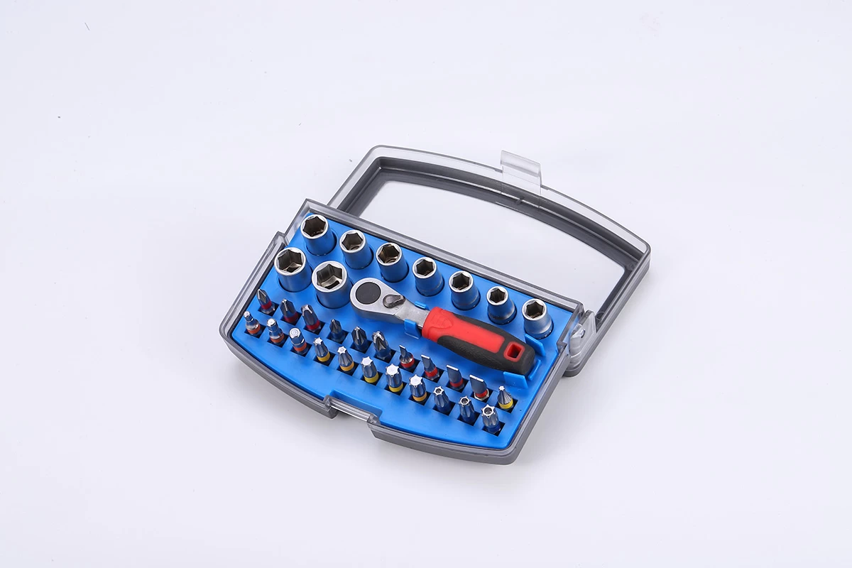 Набор из 32 головок и бит с трещоткой