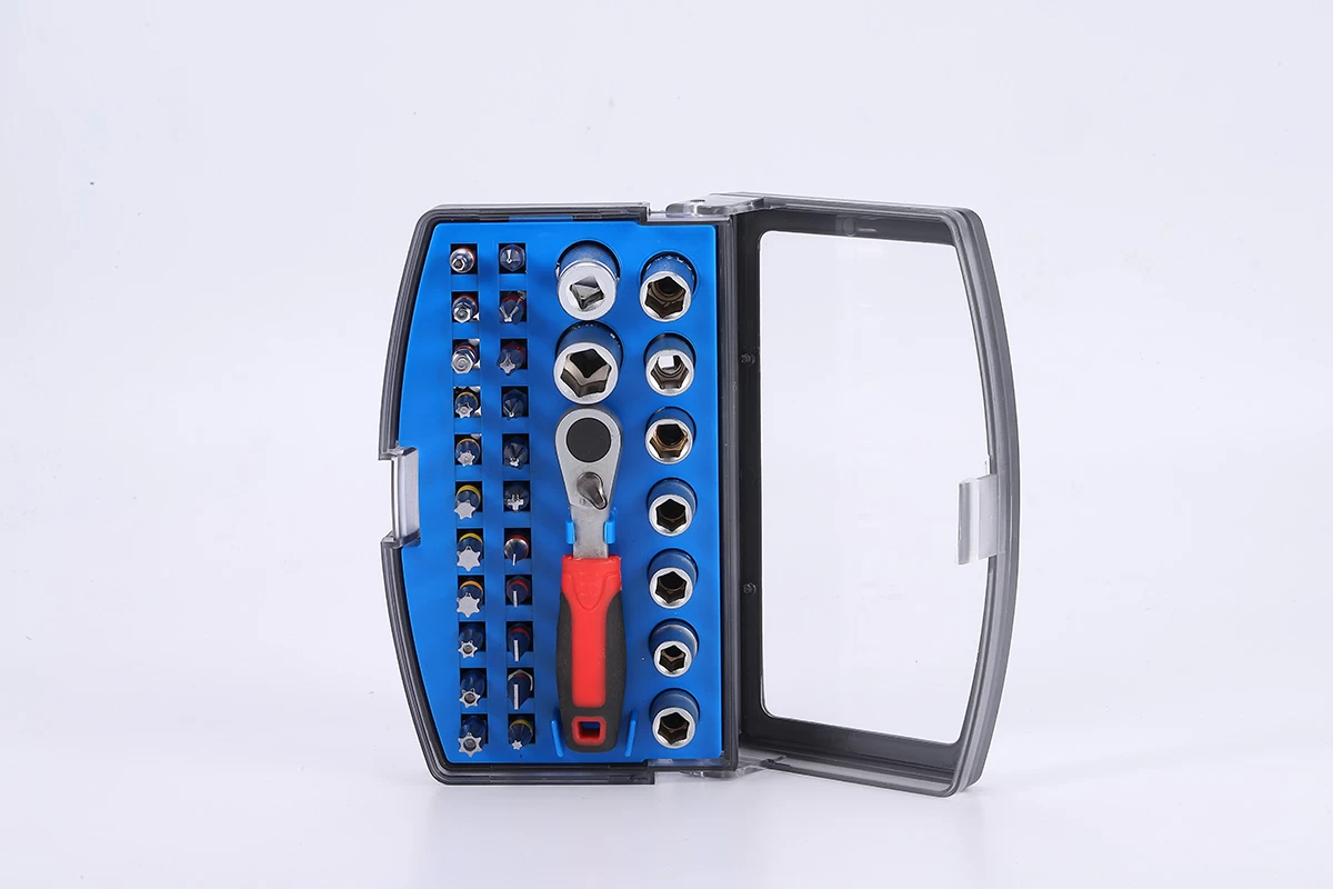 Набор из 32 головок и бит с трещоткой