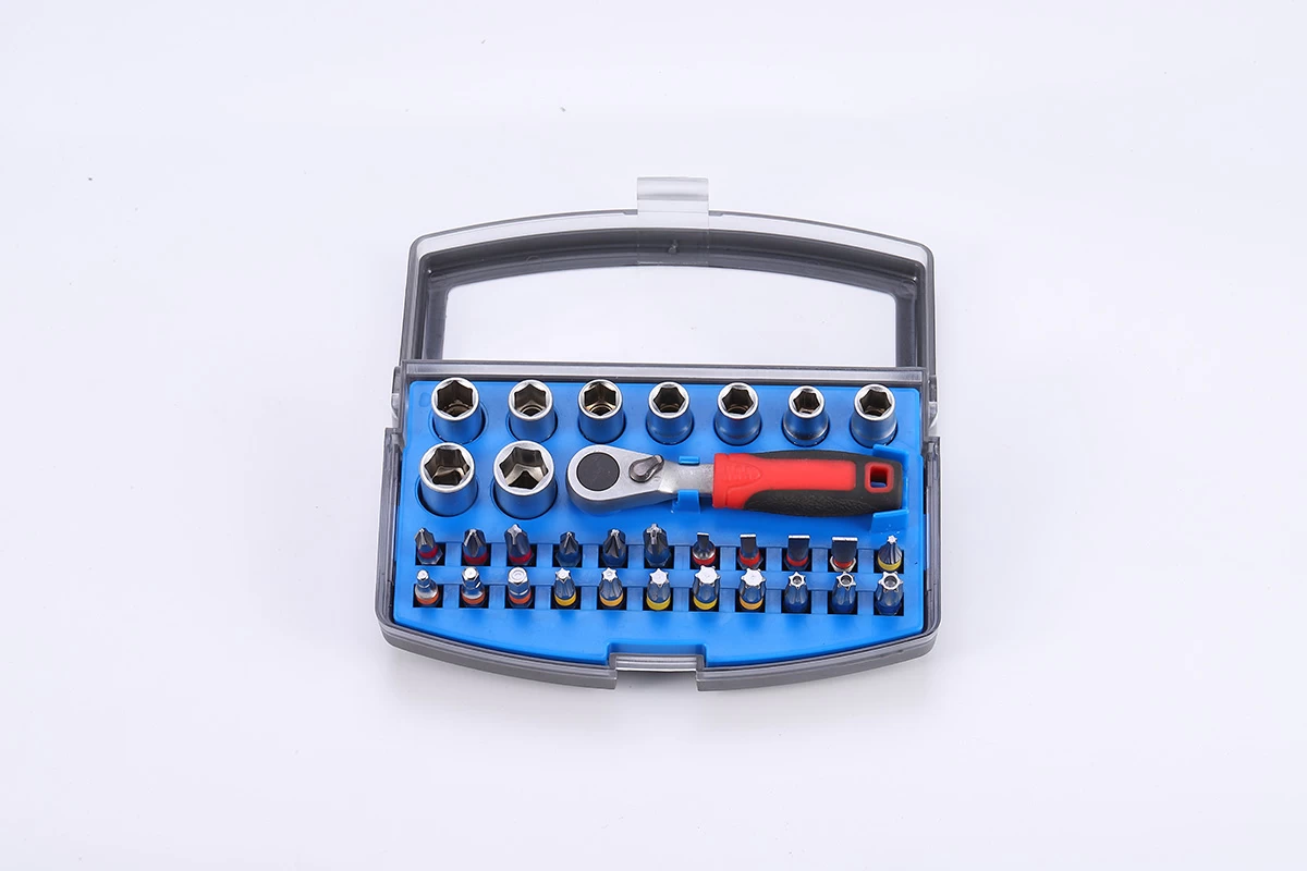 Набор из 32 головок и бит с трещоткой