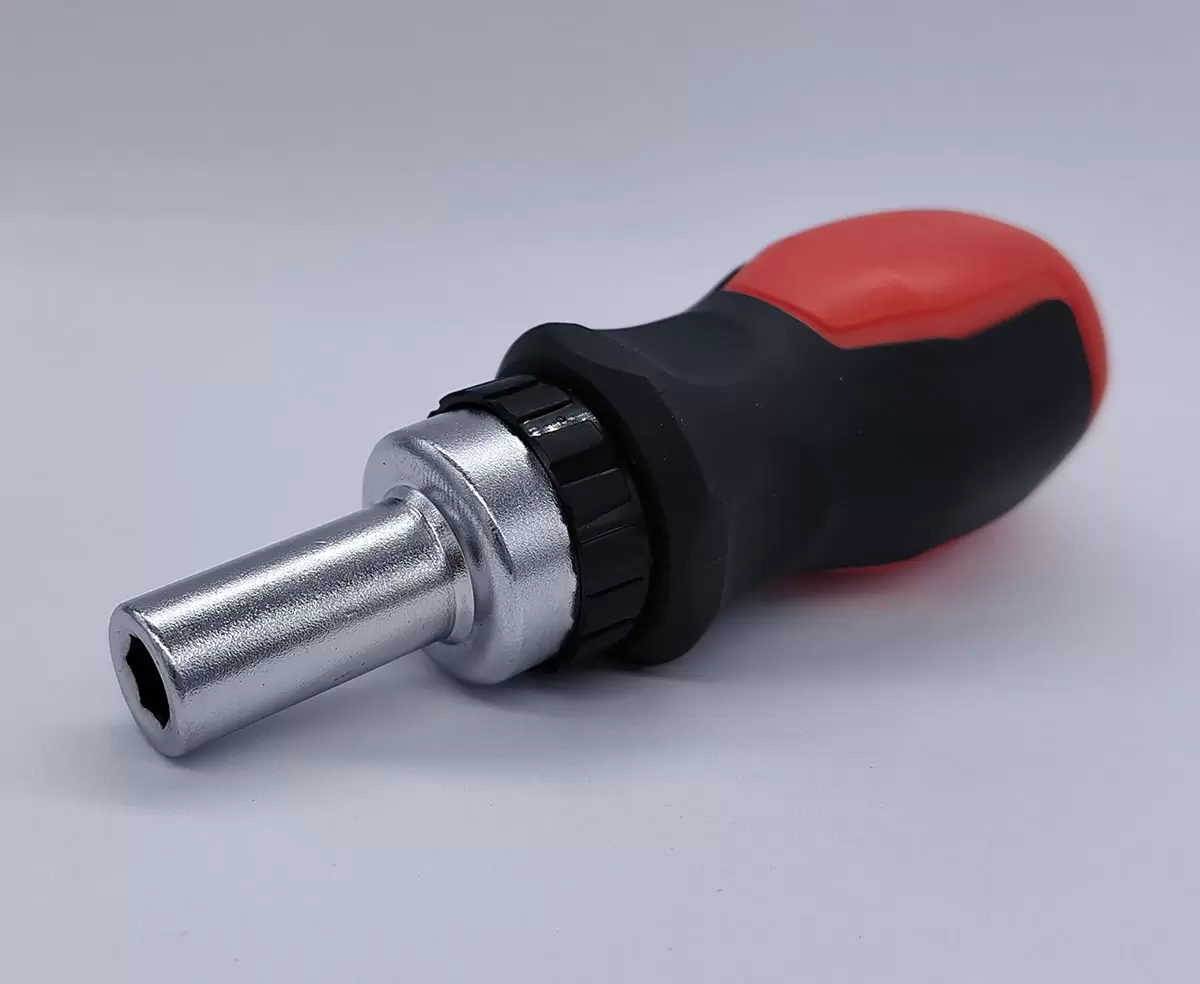 Ручная сменная отвертка